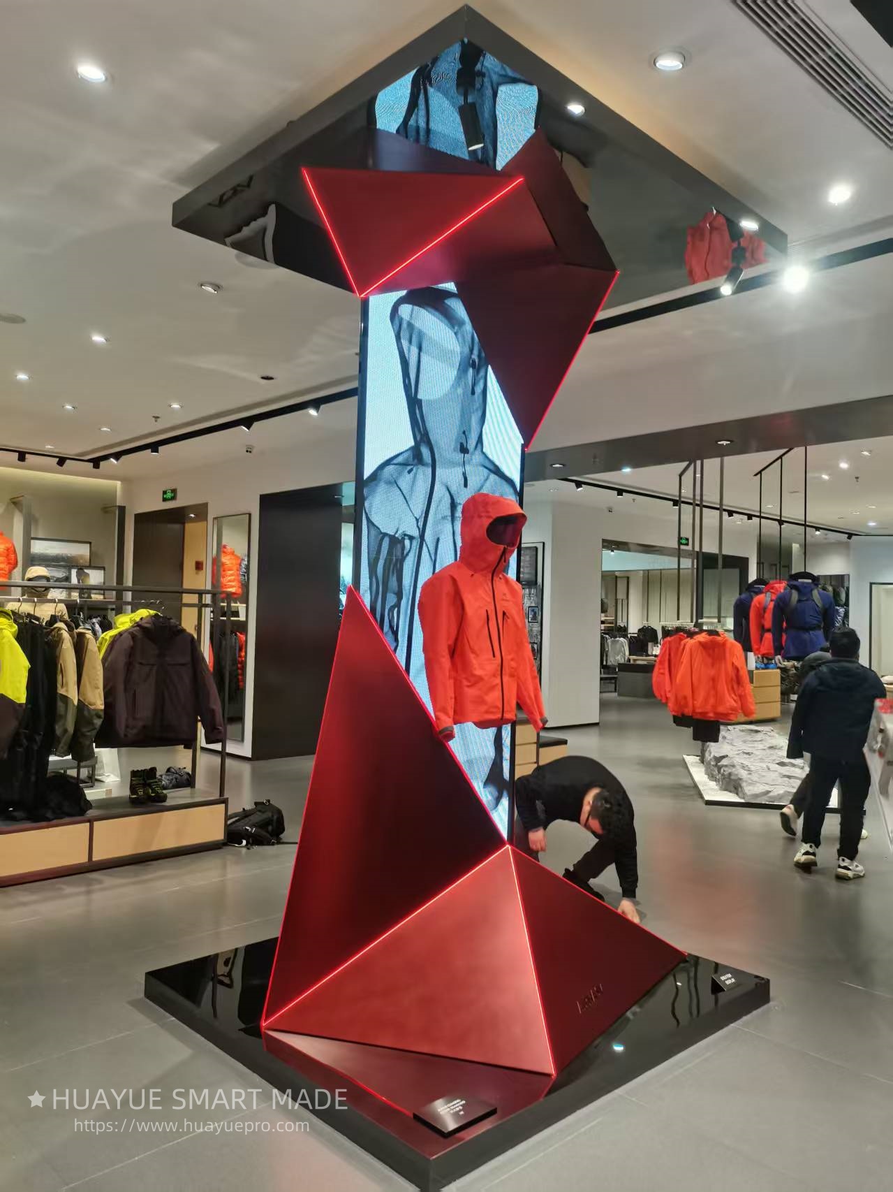 Plastic Arts New Clothing Display Props