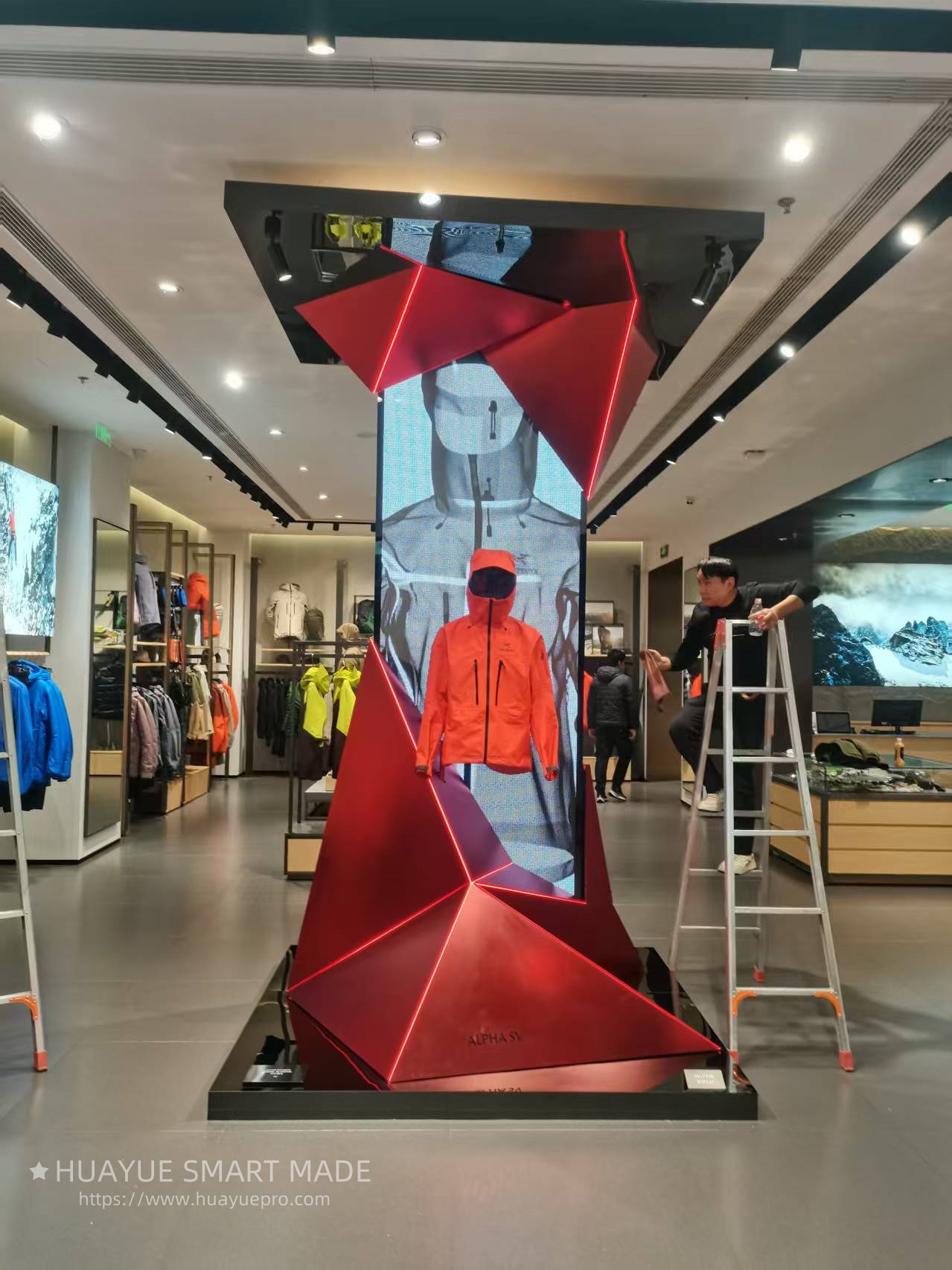 Plastic Arts New Clothing Display Props