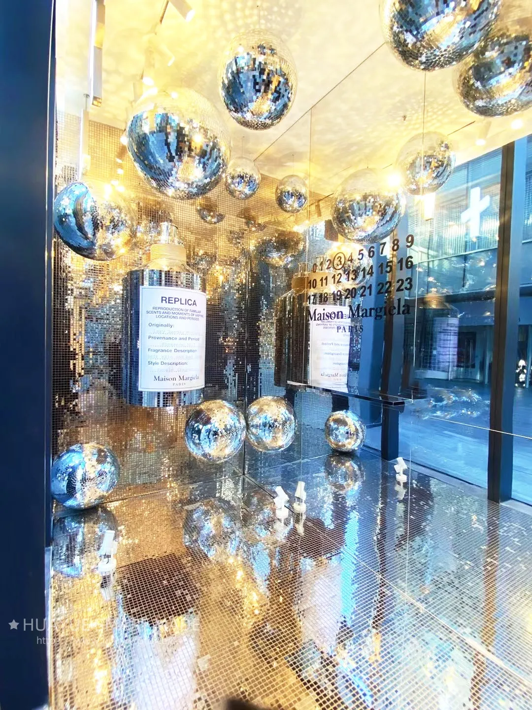 Design and installation of brand showrooms in shopping malls
