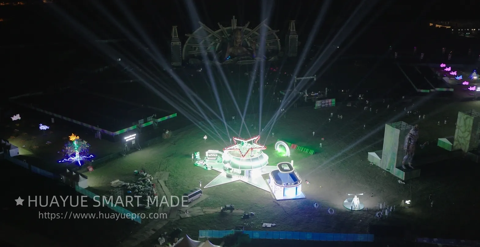 Large-scale roadshow design and installation examples