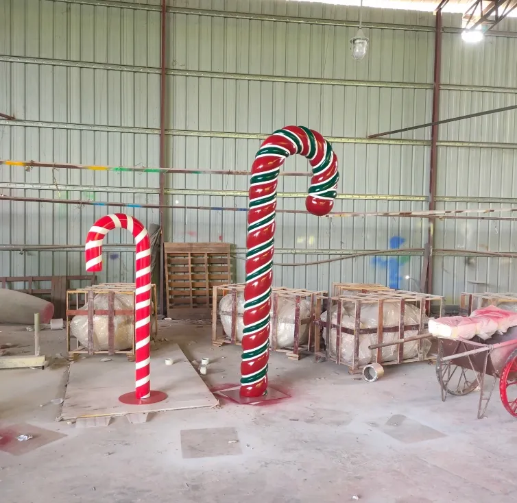 Estatua de helado y bastón de caramelo gigante de resina de tamaño natural Fiesta Candyland Escultura de accesorios navideños