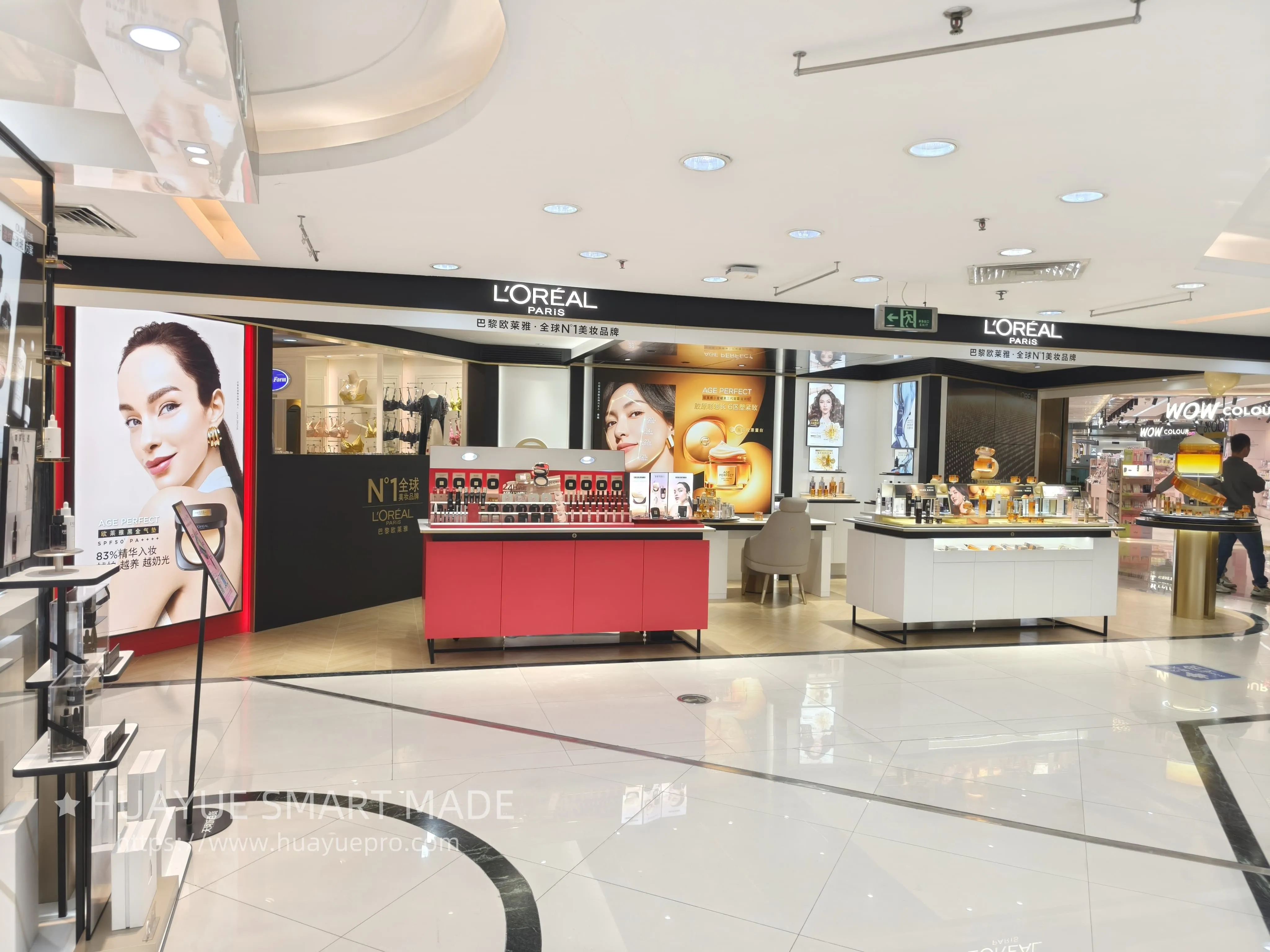 L'Orealの店舗デザインと設置