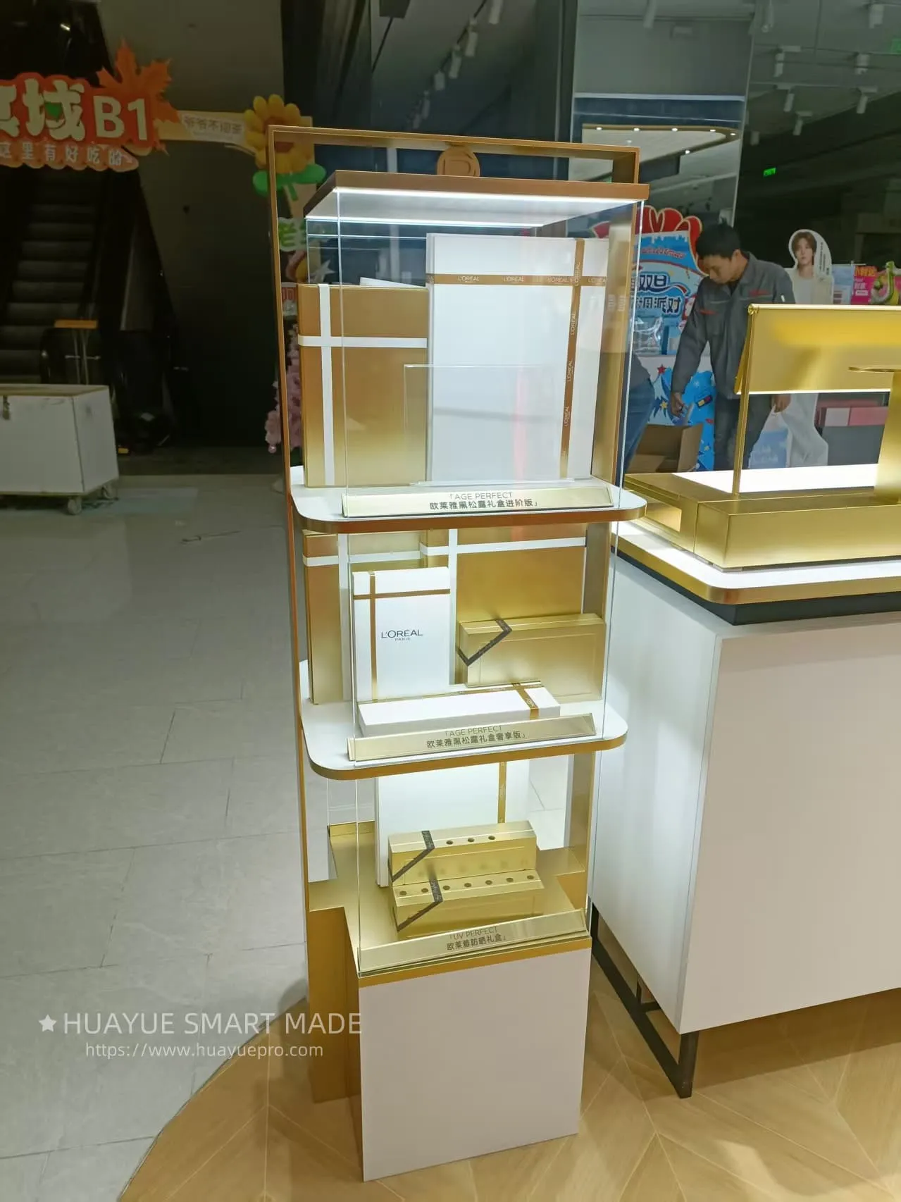 L'Orealの店舗デザインと設置